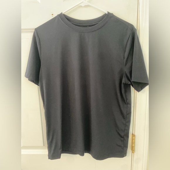 Fabletics tee - Picture 1 of 2
